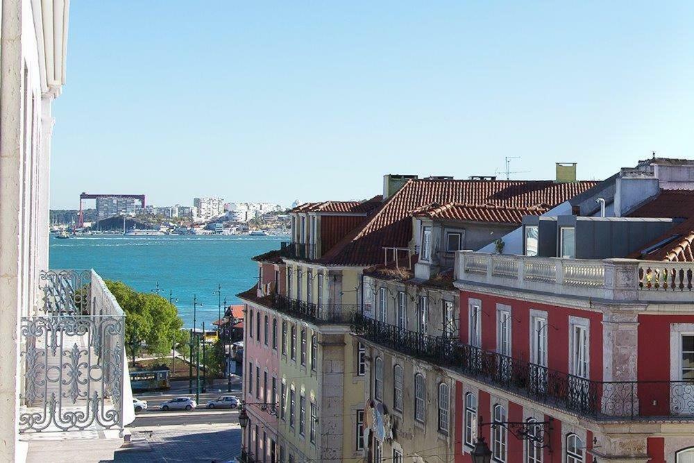Luxury T.m. Flat With A View Lisbon